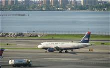 ¿A dónde debo ir después de salir del avión?