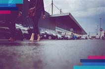 Jak zarezerwować parking przy lotnisku?