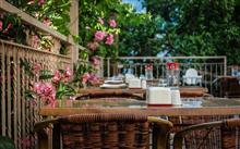 Care sunt facilitățile incluse în tariful unei camere de hotel? 